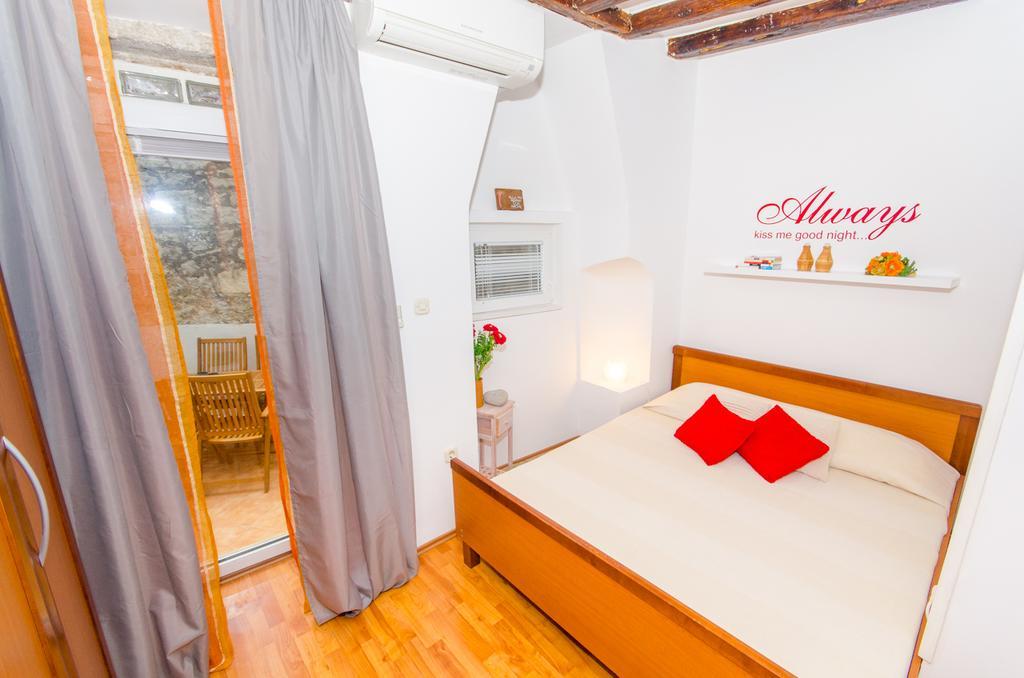 Anna Apartment
